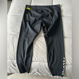 BNWT Peloton woman’s Black Athletic Joggers with Side Logo